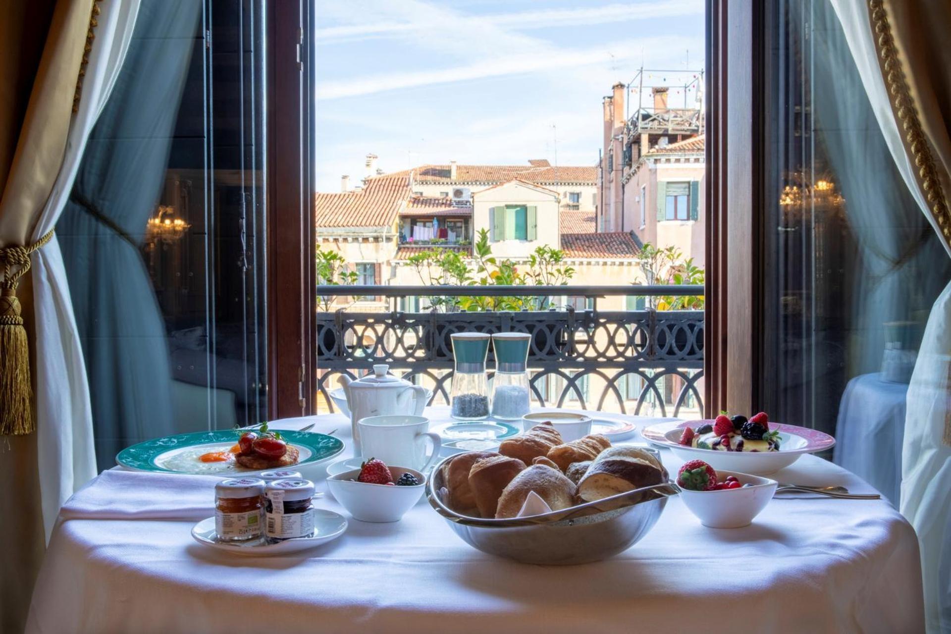 Ca' Bonfadini Historic Experience Hotel Venice