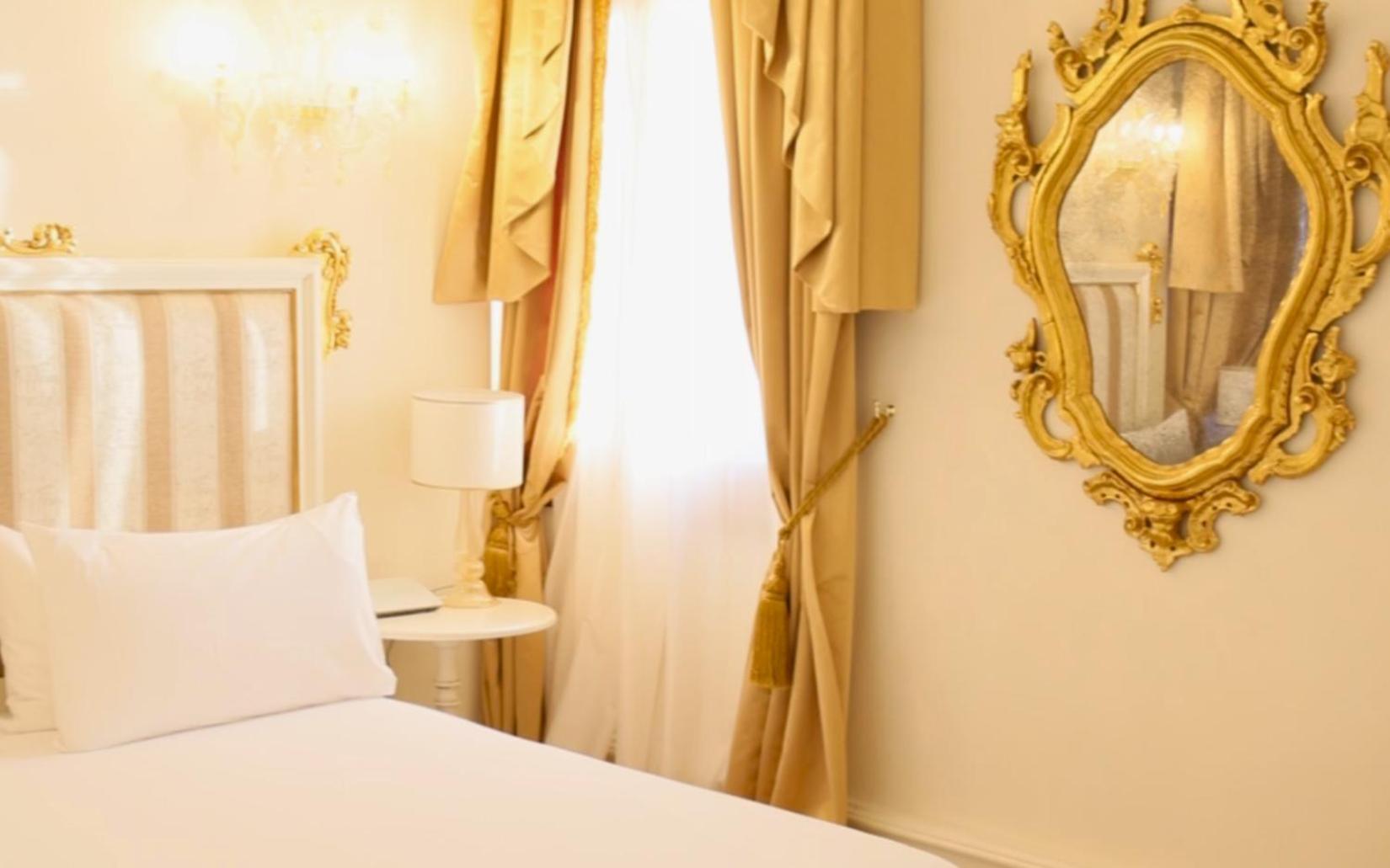 Ca' Bonfadini Historic Experience Hotel Venecia