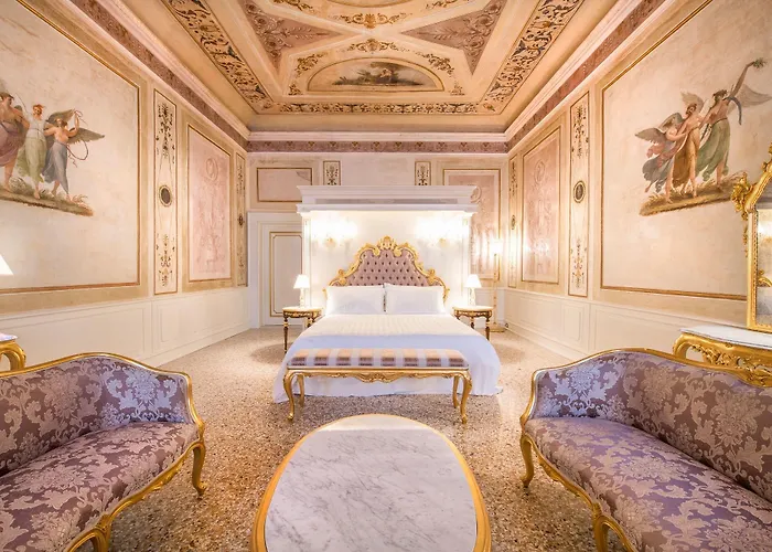 Ca\' Bonfadini Historic Experience
